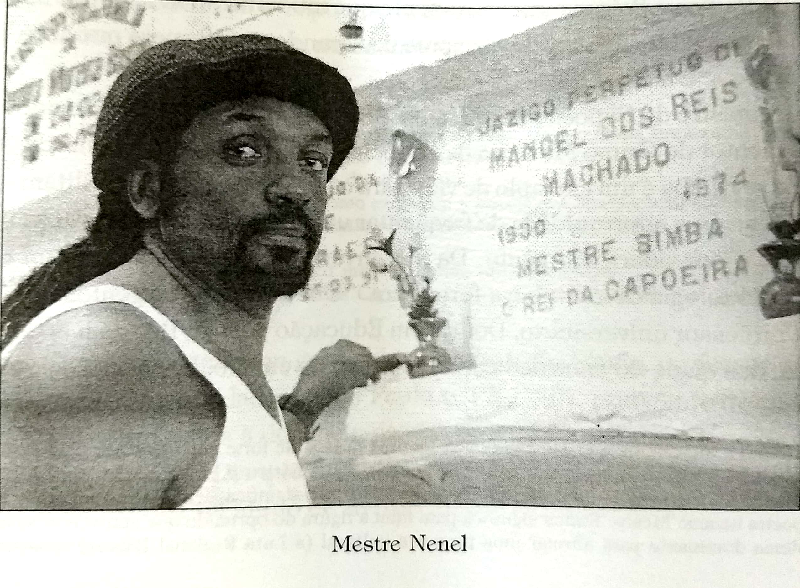 Lápide do Mestre Bimba - Livro Mestre Itapoan